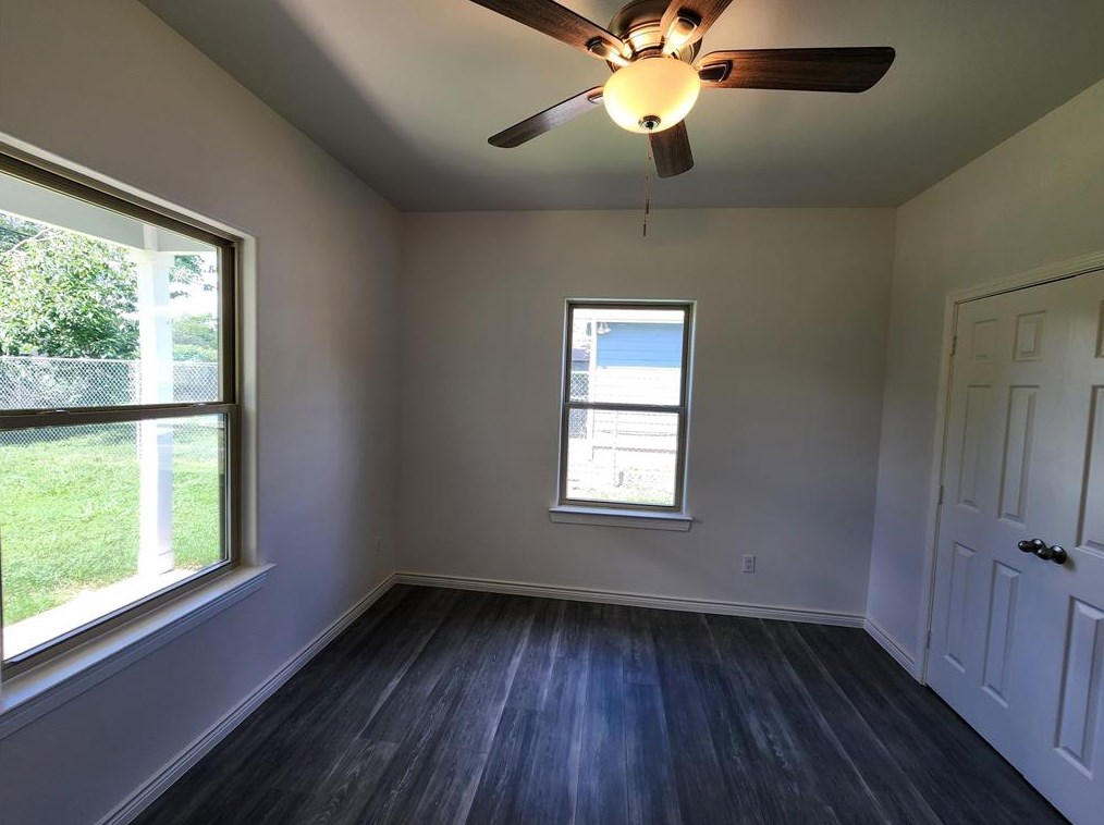 7919 Hull Ave, Dallas TX 75216-4133 exterior