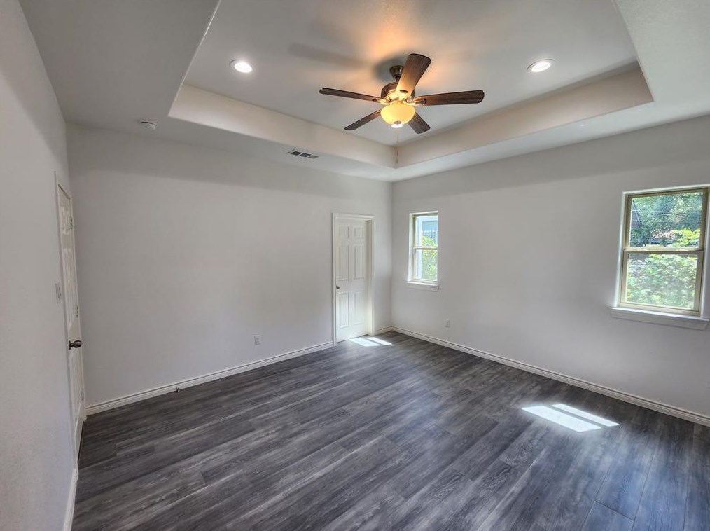 7919 Hull Ave, Dallas TX 75216-4133 exterior