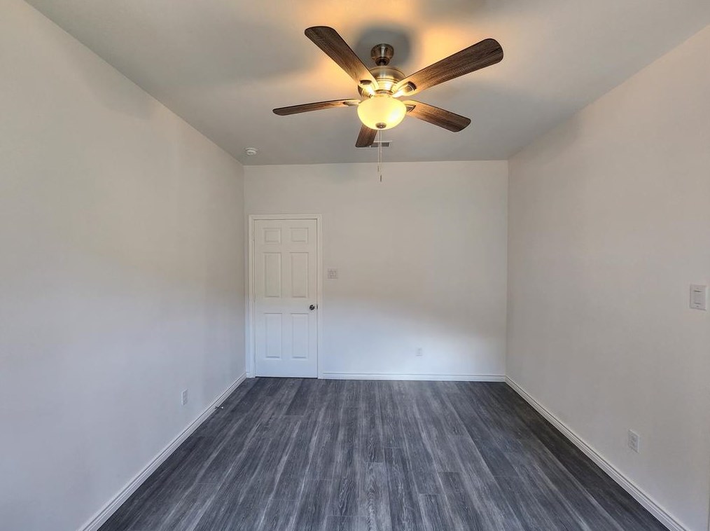 7919 Hull Ave, Dallas TX 75216-4133 exterior