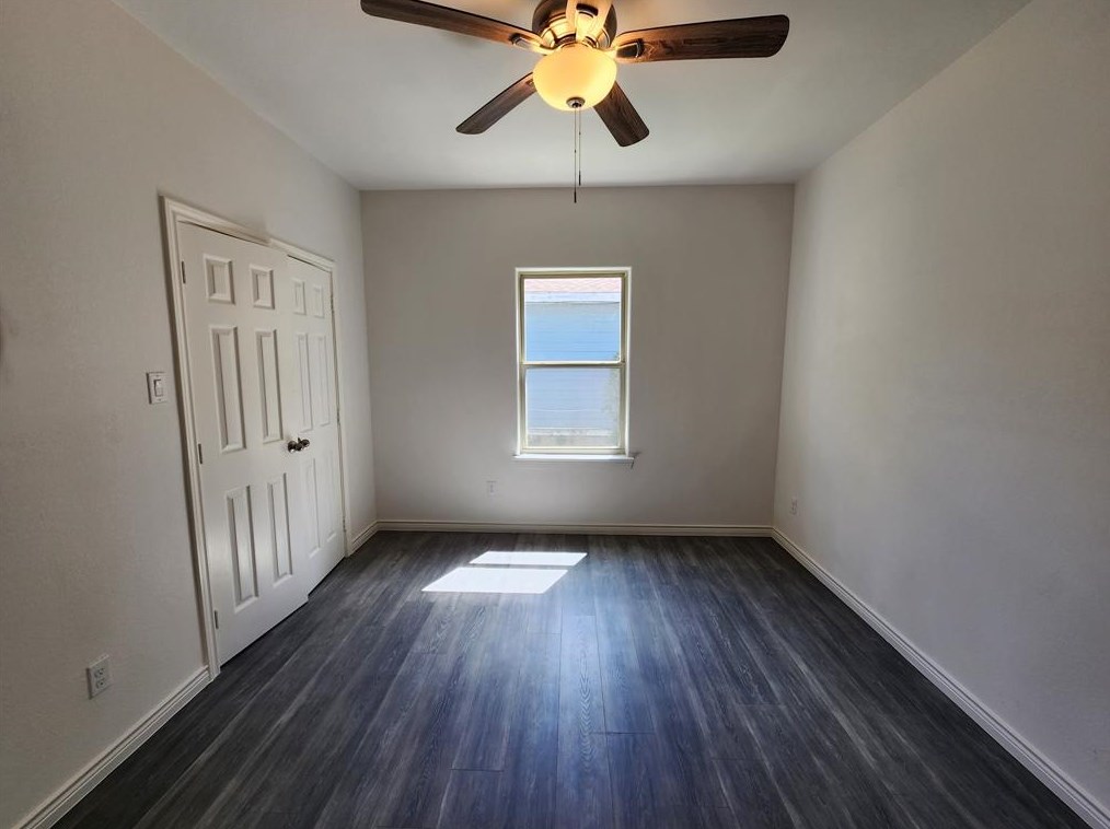 7919 Hull Ave, Dallas TX 75216-4133 exterior