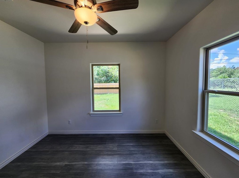 7919 Hull Ave, Dallas TX 75216-4133 exterior