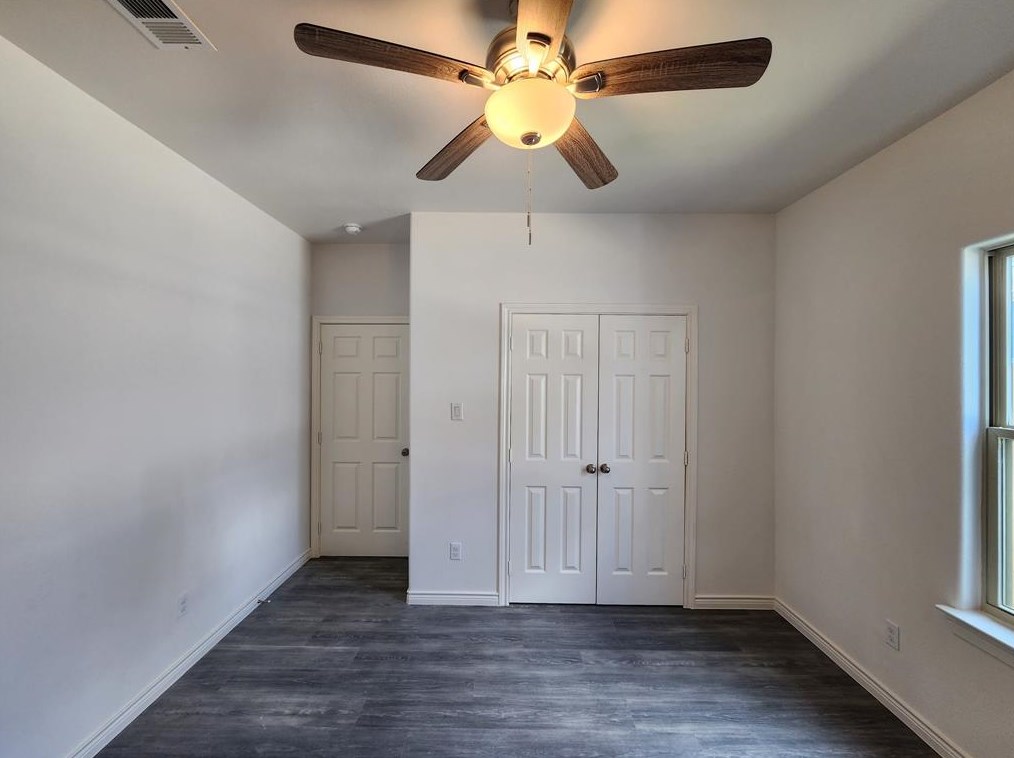 7919 Hull Ave, Dallas TX 75216-4133 exterior