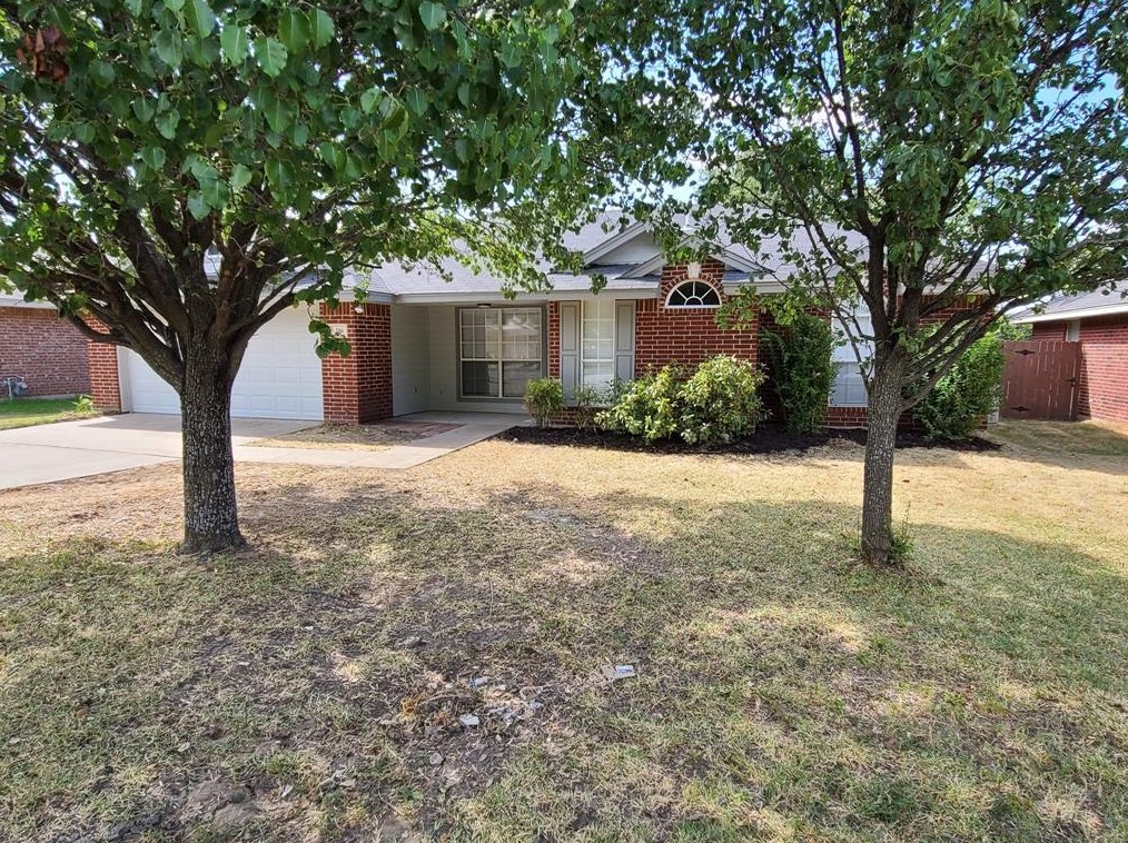306 Point Dr, Venus, TX 76084-3101
