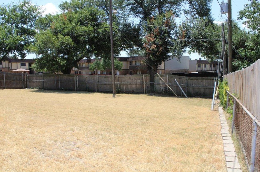 1904 Natchez Ave, Bedford, TX 76022