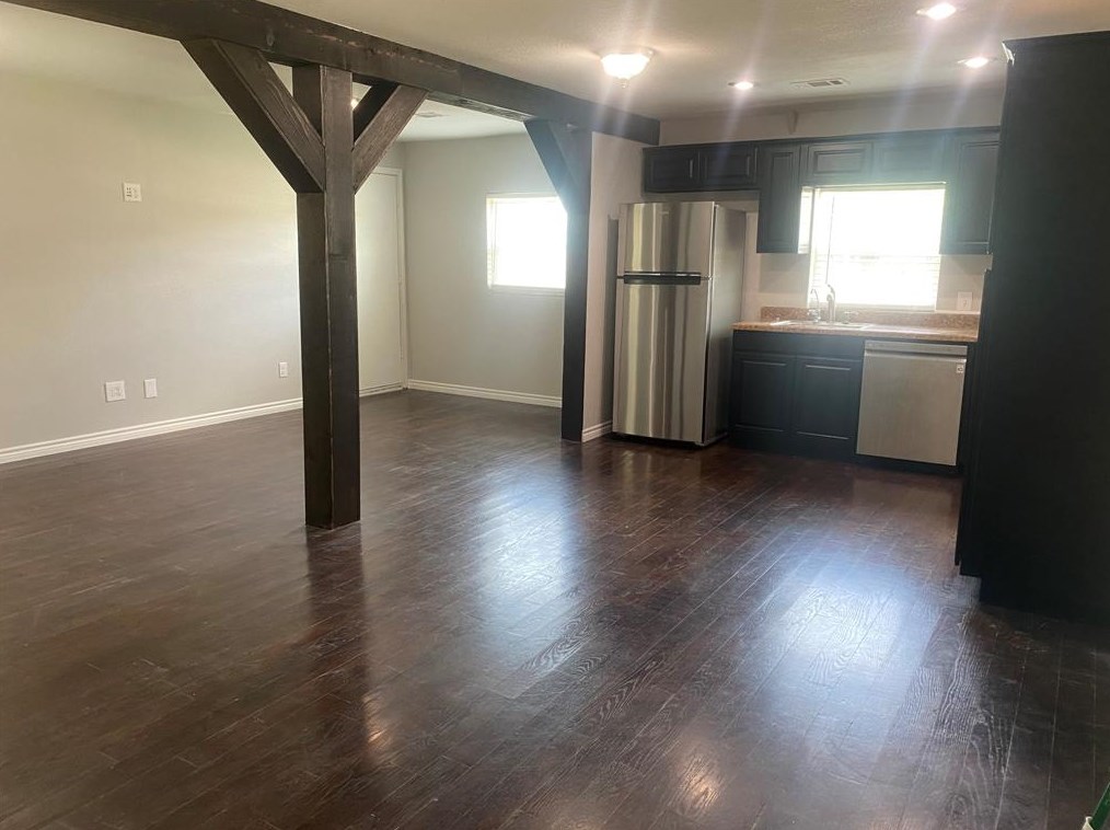 408 Washington St, Grapevine, TX 76051