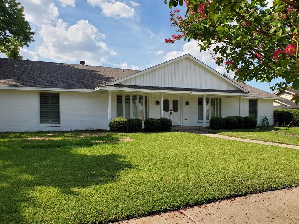 1104 W Lookout Dr, Richardson, TX 75080
