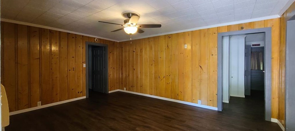 988 W Quitman St, Emory, TX 75440