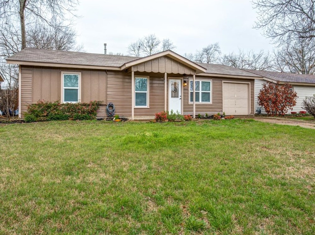 533 Nw Lorna St, Burleson, TX 76028