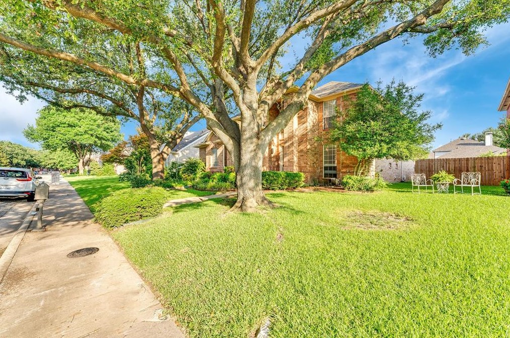 18843 Park Grove Ln, Dallas, TX 75287-3975