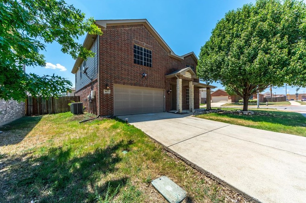 8677 Boswell Meadows Dr, Fort Worth, TX 76179