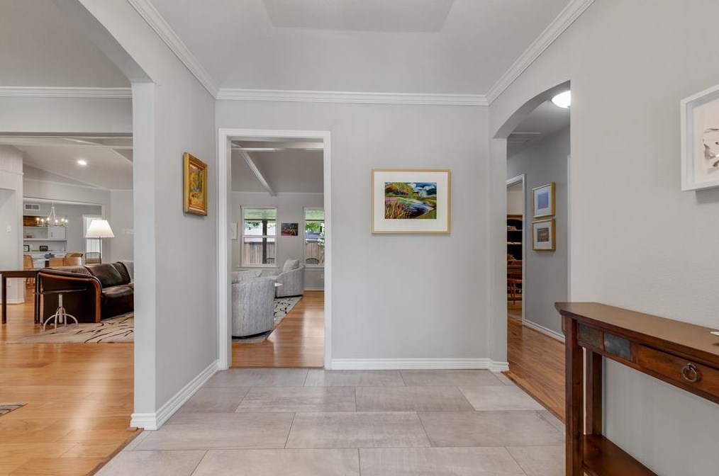 3843 Regent Dr, Dallas, TX 75229