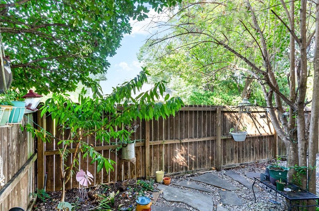 5803 Tremont St, Dallas TX  75214-4732 exterior