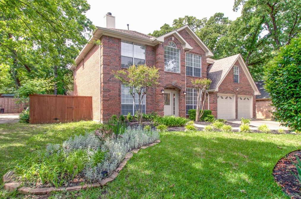 2129 S Winding Creek Dr, Grapevine, TX 76051