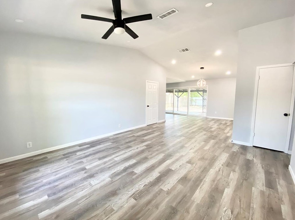 1426 S Belt Line Rd, Grand Prairie, TX 75051