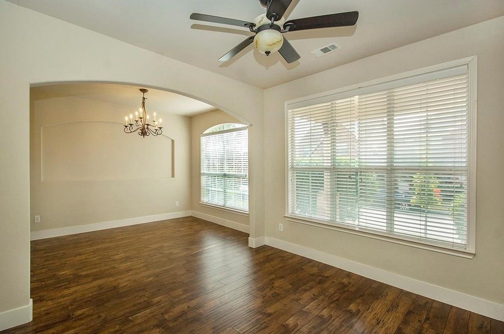 1017 Hayden Ln, Aubrey, TX 76227