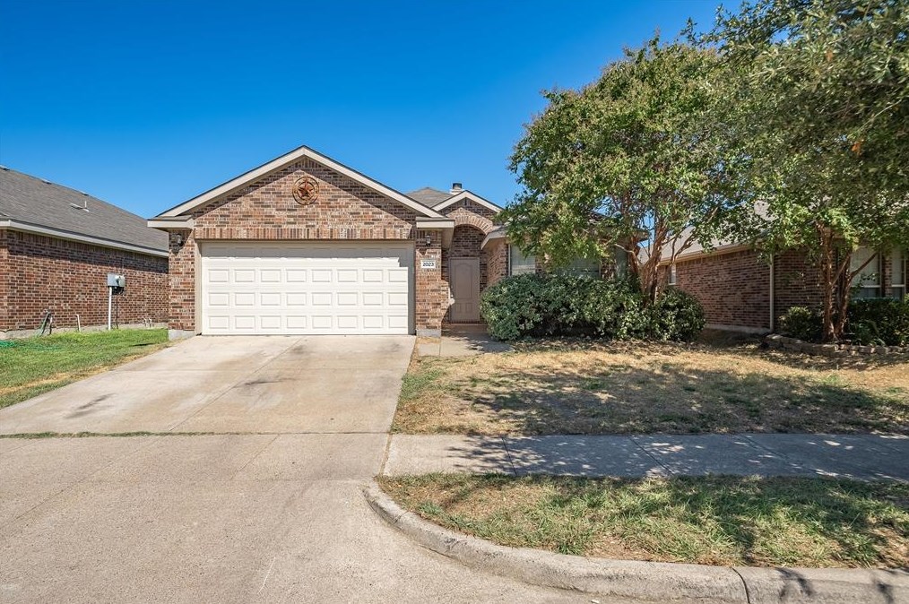 2023 Kings Forest Dr, Forney, TX 75126-8271