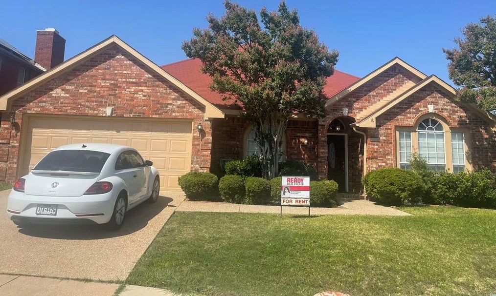 1414 Melody Ln, Carrollton, TX 75006