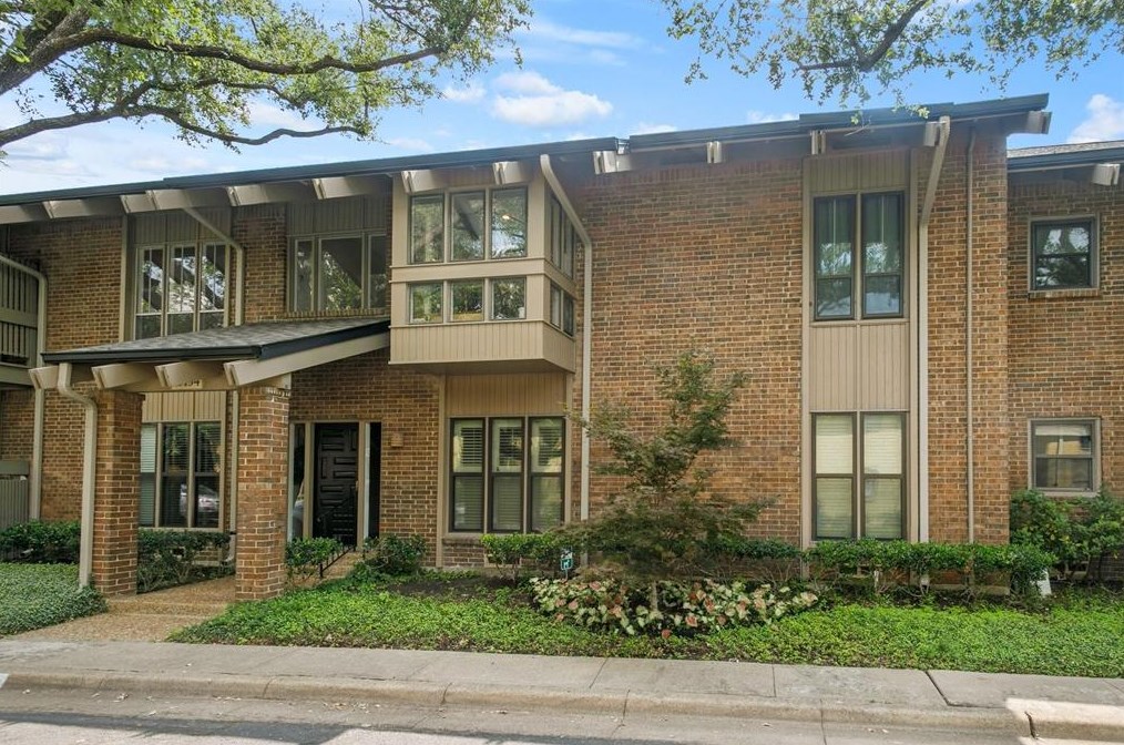 10754 Villager Rd Apt D, Dallas, TX