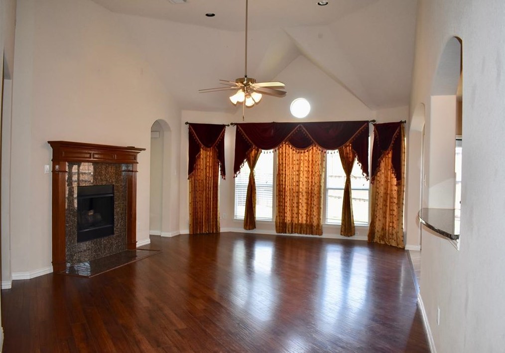 384 Spring Meadow Dr, McKinney, TX 75069