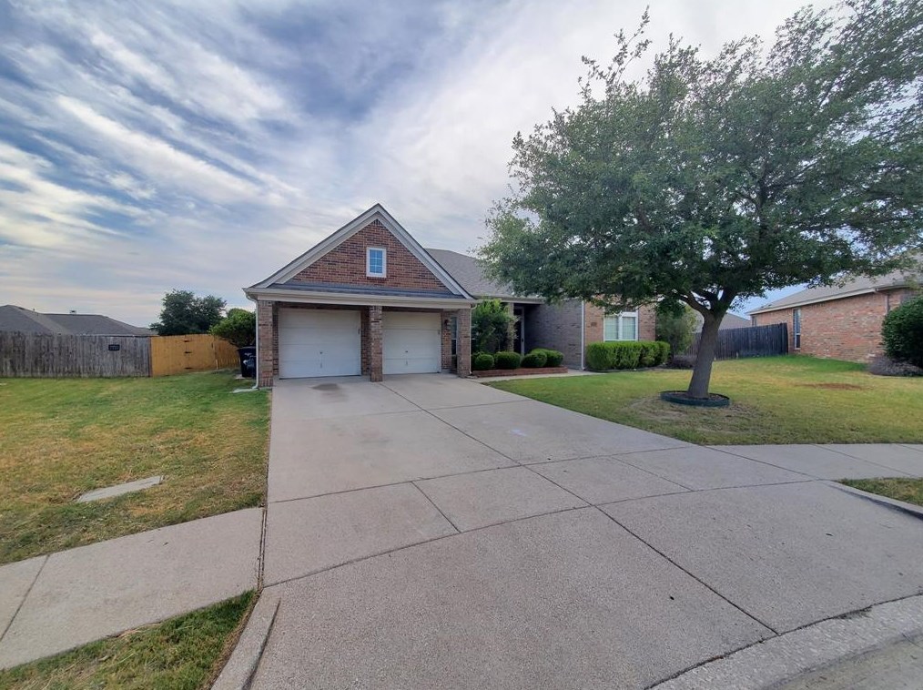8652 Fernhill Dr, Fort Worth, TX 76123