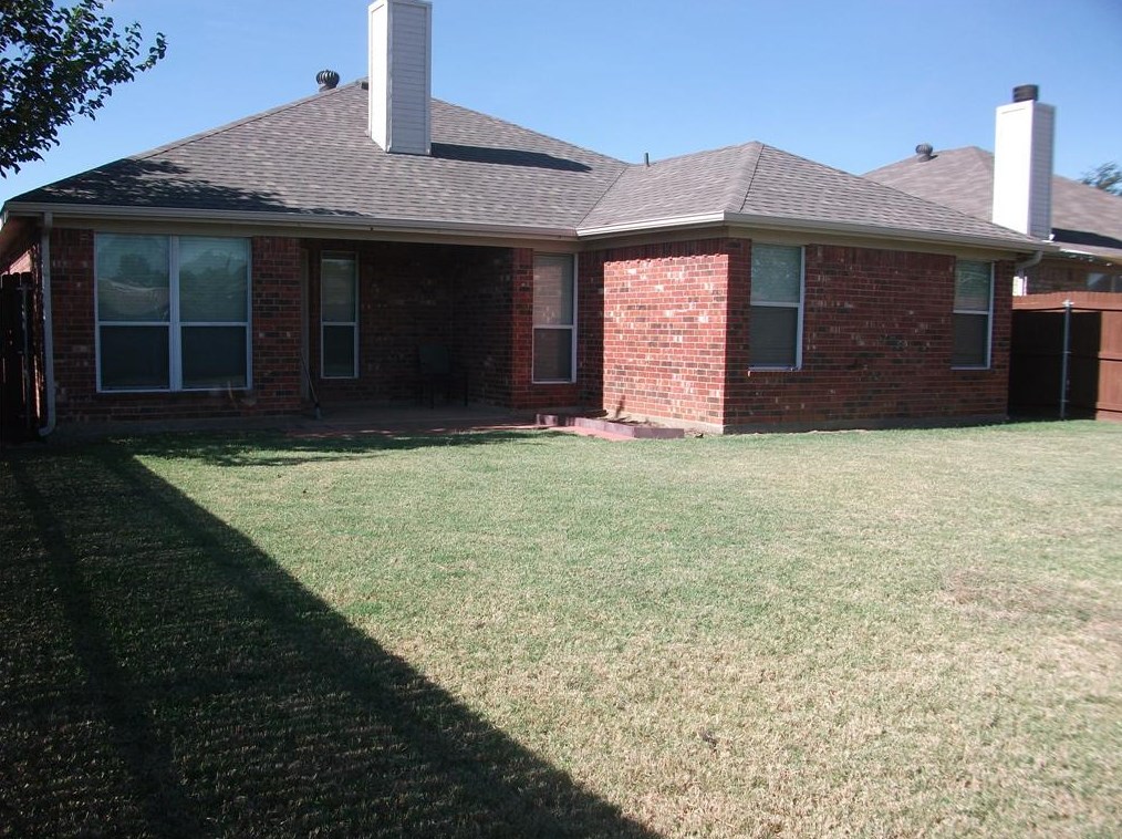1237 Sierra Blanca Dr, Burleson, TX 76028