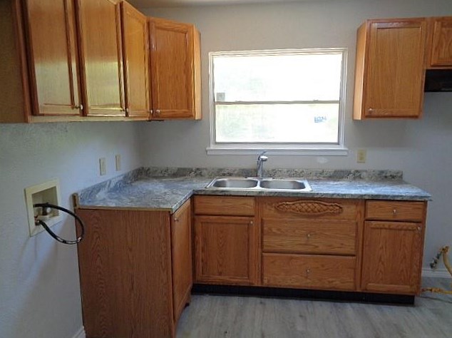 3724 Moonstone Dr, Dallas TX  75241-4310 exterior