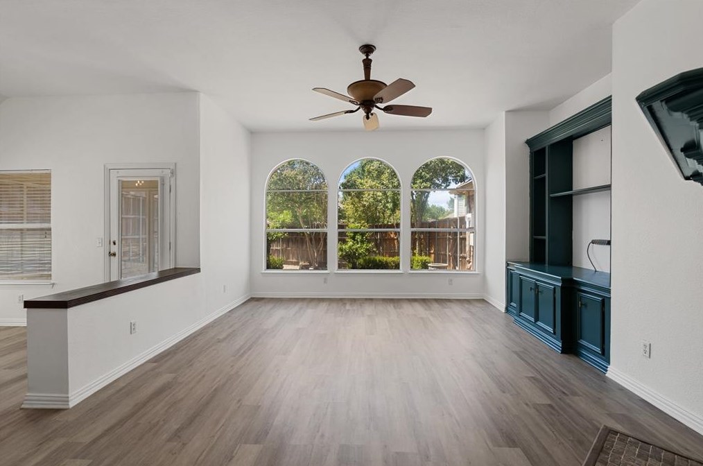 425 Ridge Meade Dr, Lewisville, TX 75067
