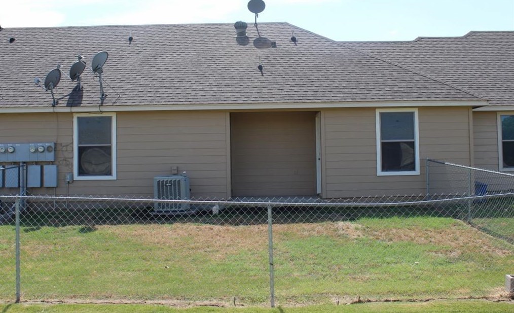 127 Lindas Creek Ln, Weatherford, TX 76088
