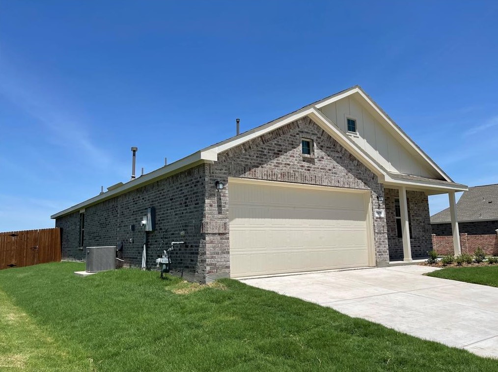 1976 Helmoken Falls Dr, Anna, TX 75409