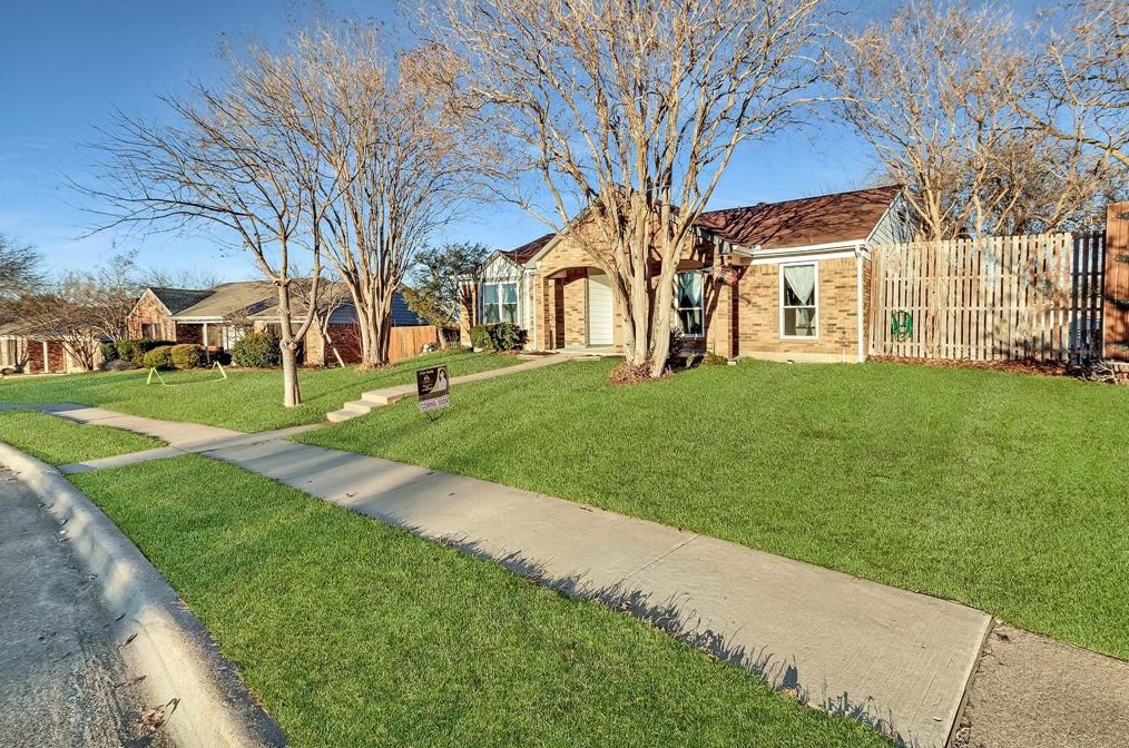 246 Pinyon Ln, Coppell TX  75019-5553 exterior