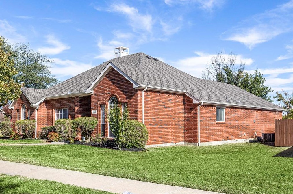 1449 Mayflower Ln, Lewisville, TX 75077