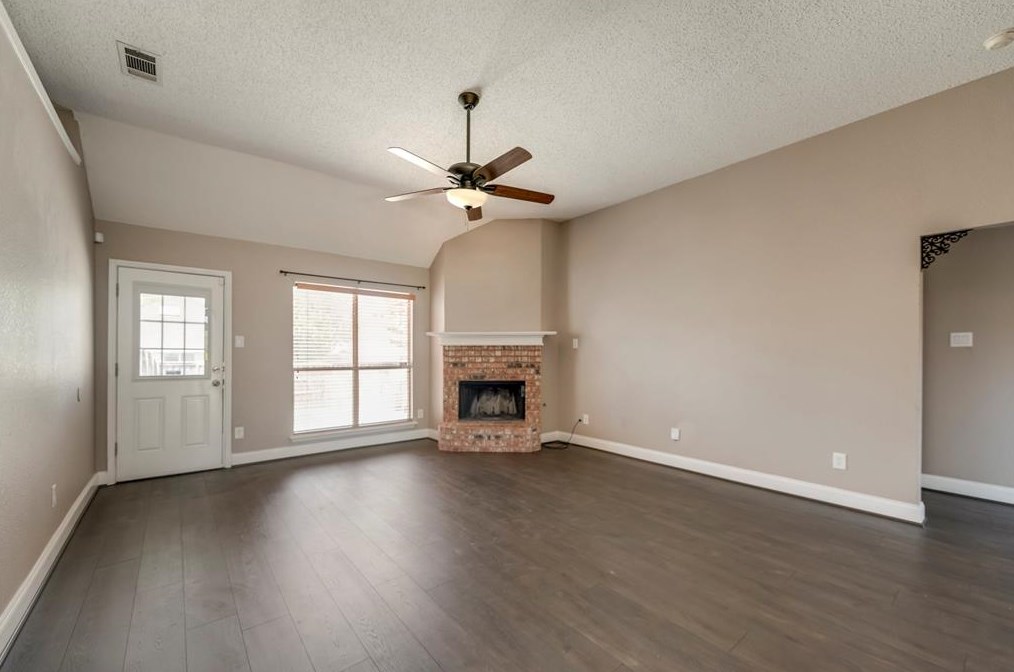 1939 Cutler Dr, Mesquite, TX 75149-8401