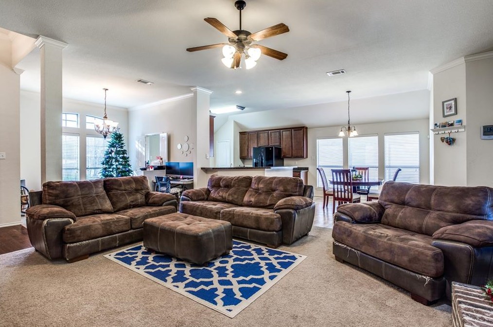 720 Glenhurst Dr, Rockwall, TX 75032