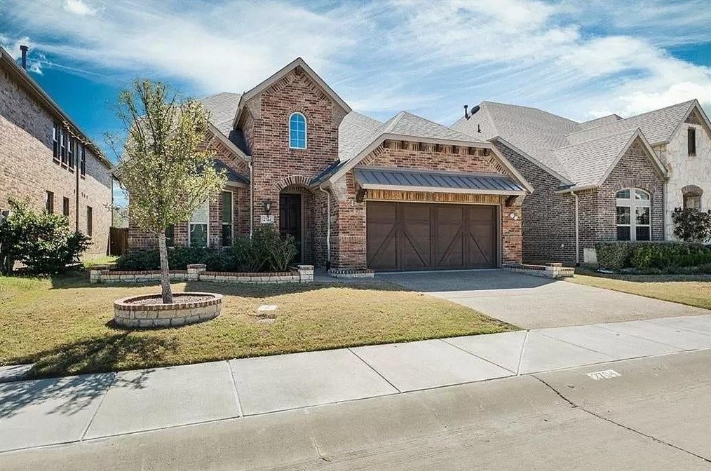 2704 Cole Castle Dr, Frisco, TX 75056