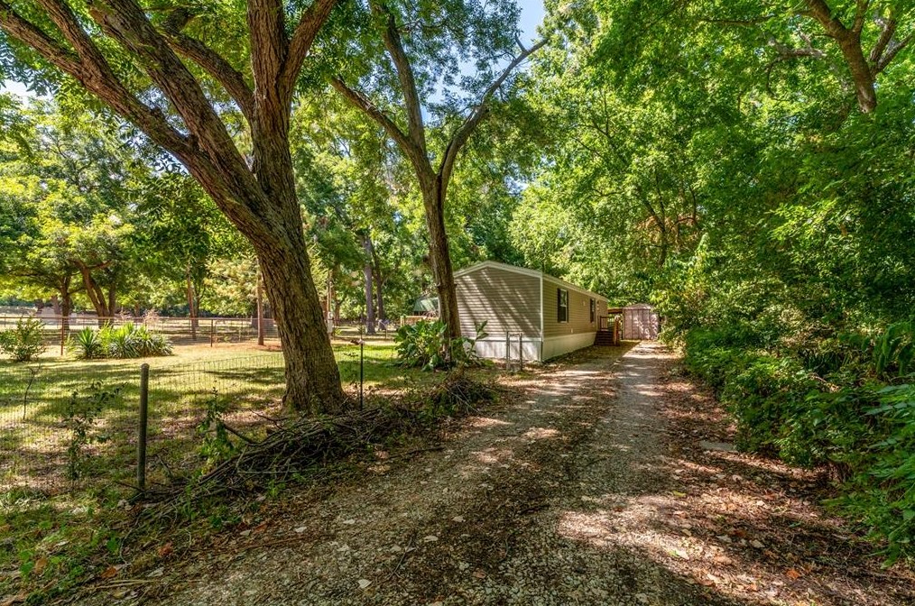 8709 City Lake Rd, Kemp, TX 75143-4532