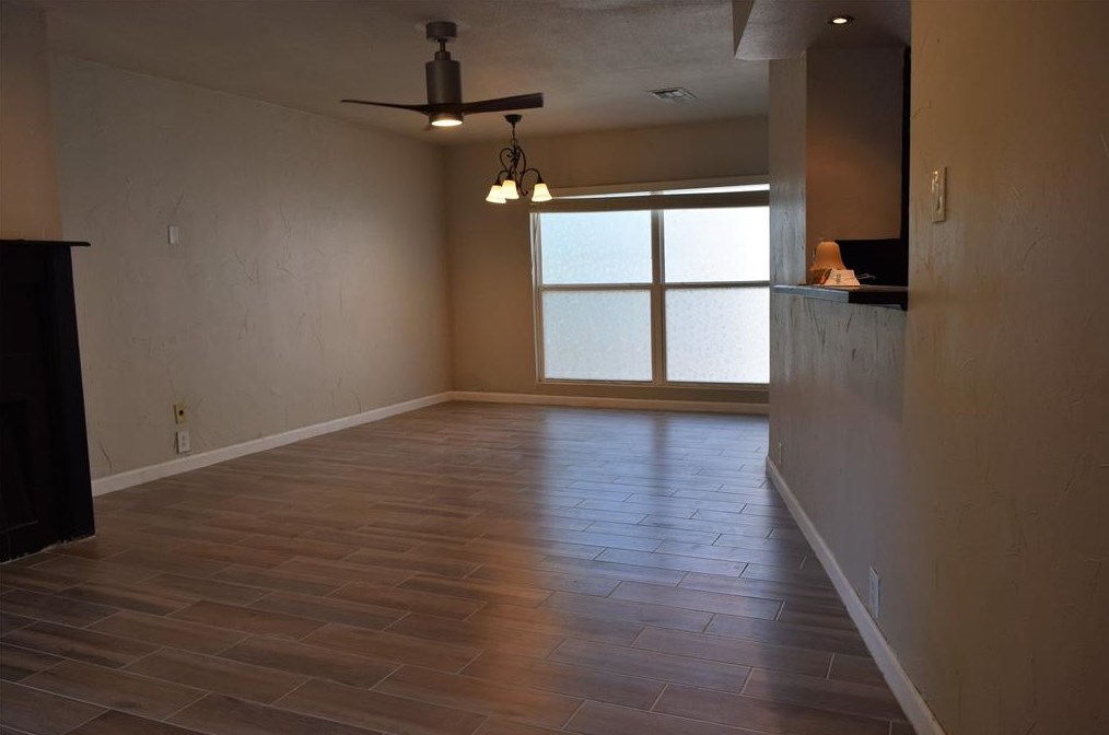 5815 Phoenix Dr #10, Dallas, TX 75231