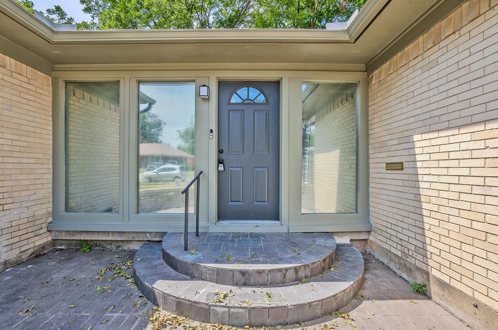 2726 Crest Ridge Dr, Dallas, TX 75228