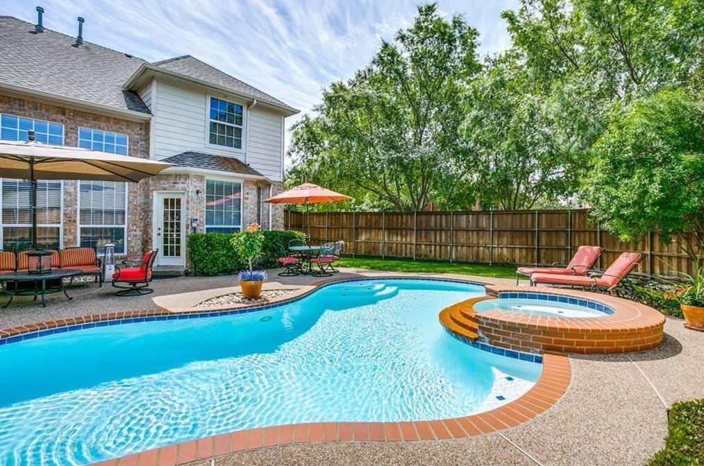 2601 Barrington Dr, Plano, TX 75093