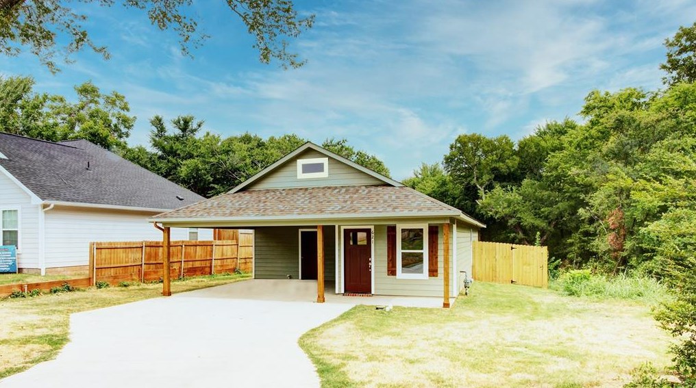 621 Martin Luther King St, Denison, TX 75020