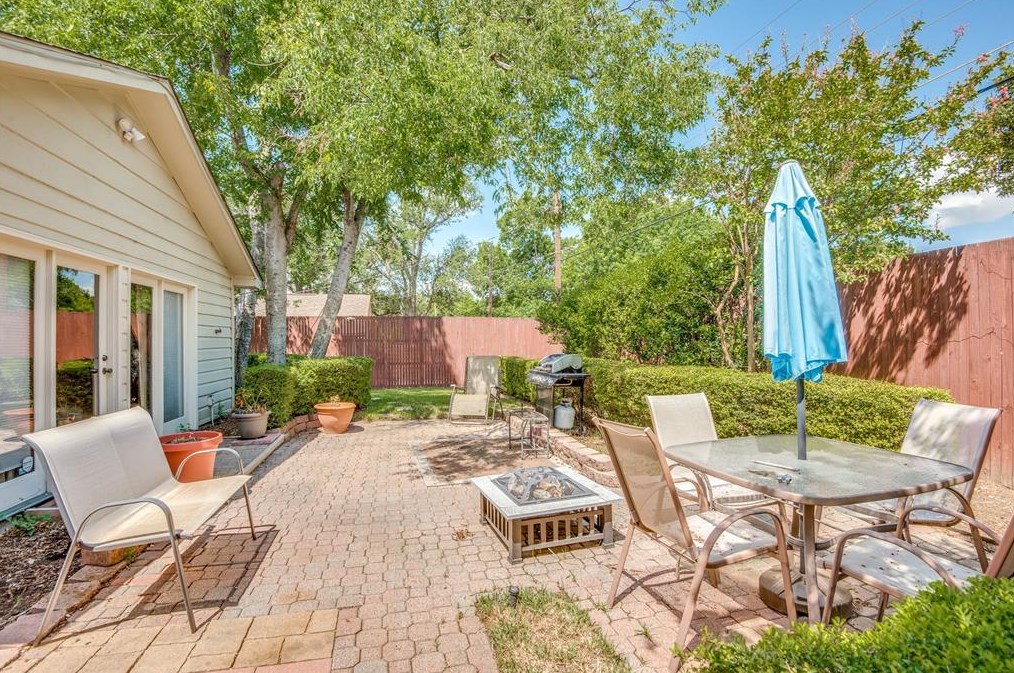 6607 Roundrock Rd, Dallas TX  75248-5022 exterior