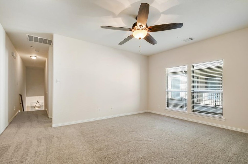 8732 Paradise Dr, Mckinney TX 75070-6431 exterior