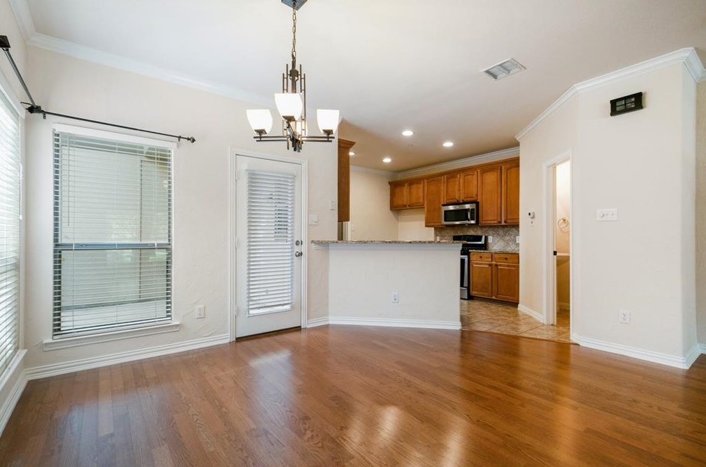 8732 Paradise Dr, Mckinney TX 75070-6431 exterior