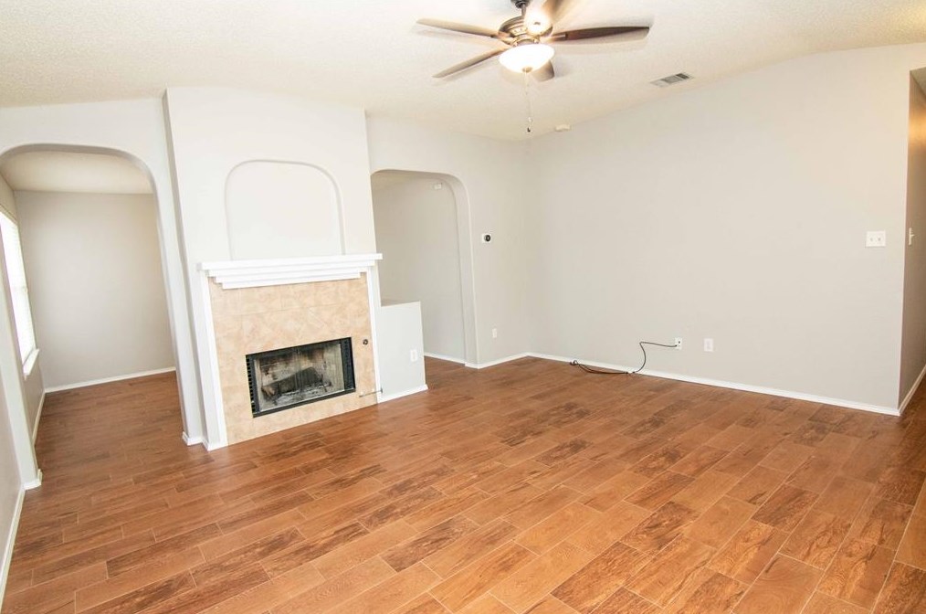 4505 Lone Star Dr, Carrollton, TX 75010