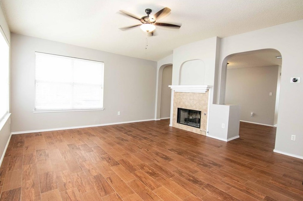 4505 Lone Star Dr, Carrollton TX  75010-4504 exterior