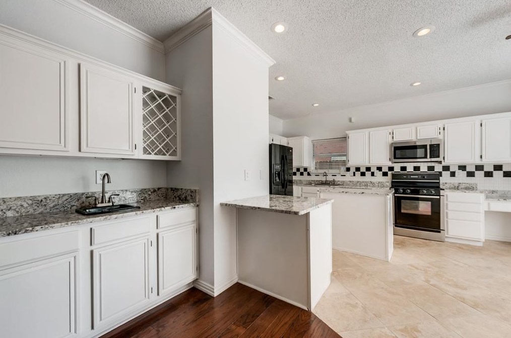 6741 Amethyst Ln, Plano, TX 75023-1935