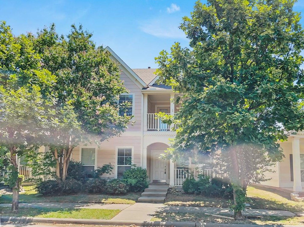 1716 Jasmine Trl, Aubrey, TX 76227
