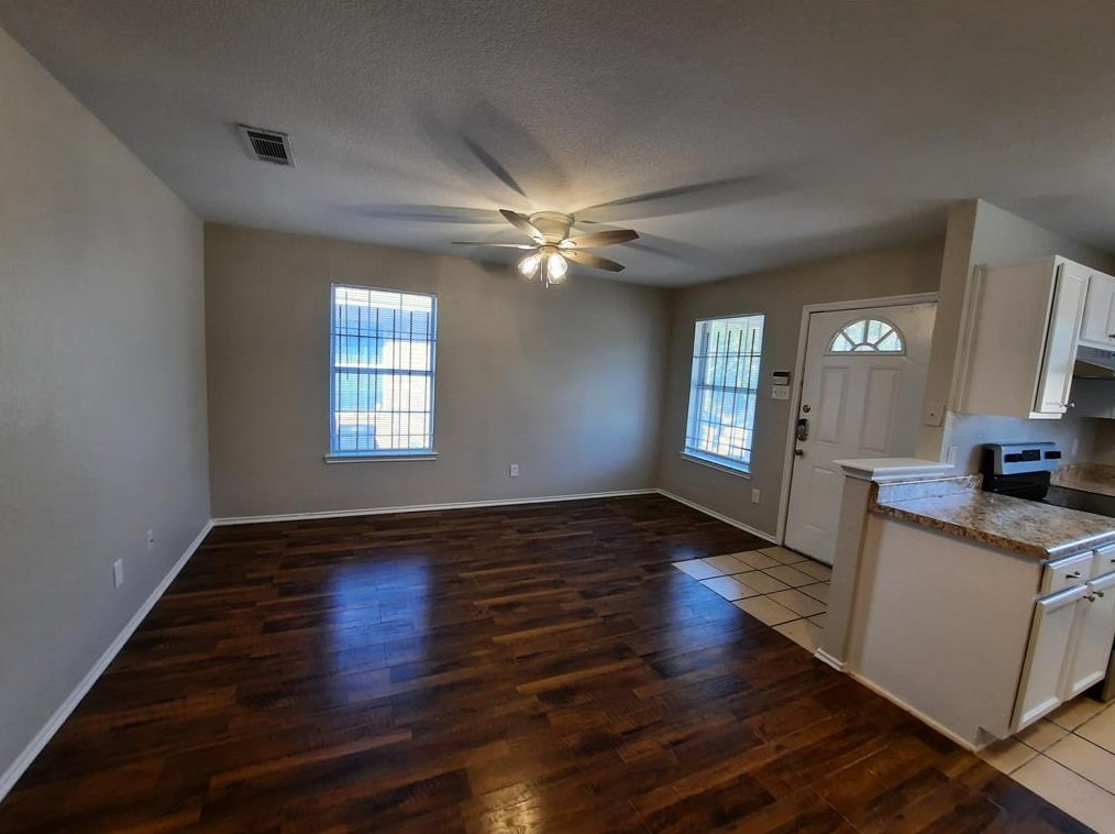 1404 E Mulkey St, Fort Worth, TX 76104