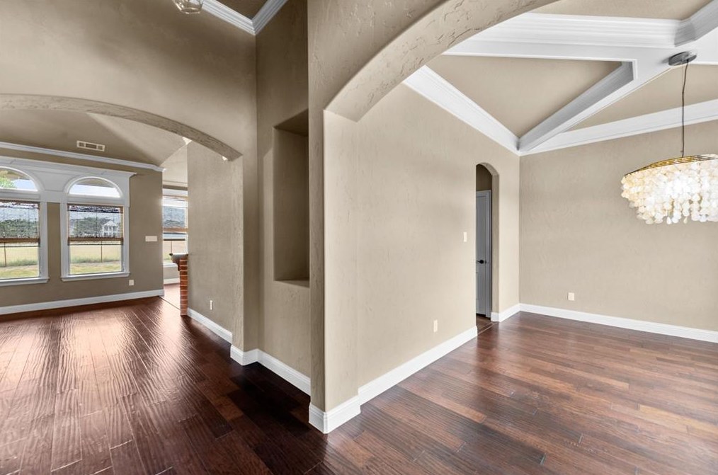 116 Sweet St, Grapevine, TX 76092