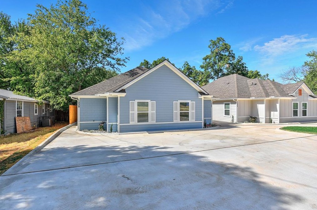 1038 Dubois St, Denison, TX 75020