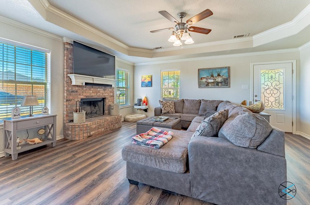 302 Windjammer Rd, Gun Barrel City, TX 75156-5725